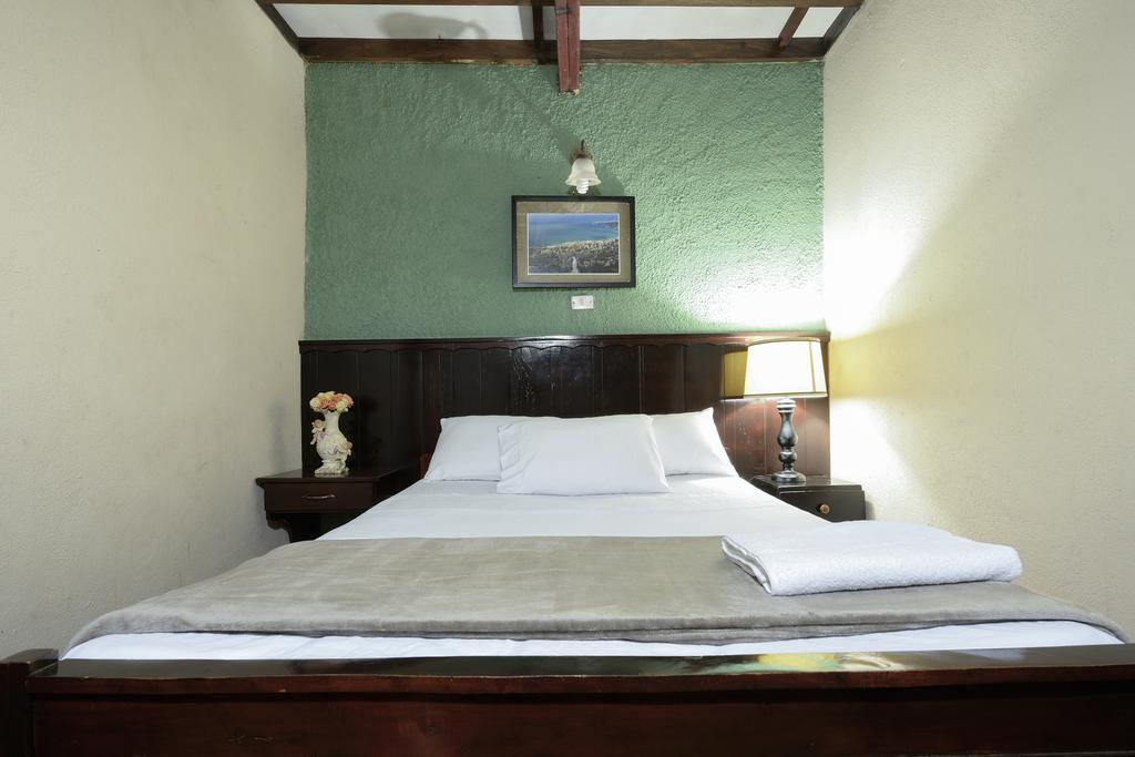 Hotel Libano Leon Bagian luar foto