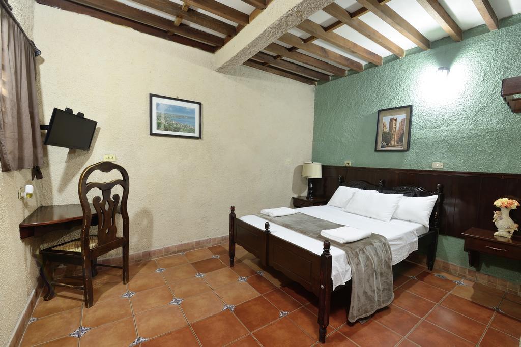 Hotel Libano Leon Bagian luar foto