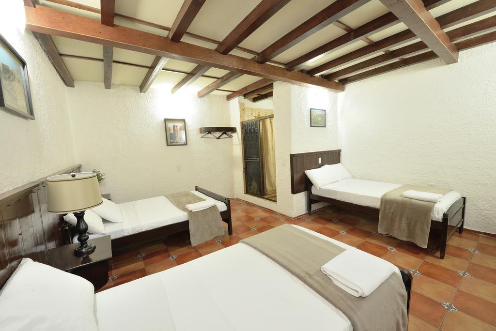 Hotel Libano Leon Bagian luar foto